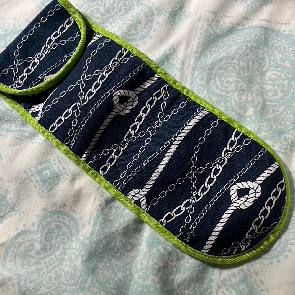 Thirty One Gifts 31 Flat Iron Travel Hot Case in Navy and Lime Gently Owned